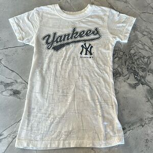 GENUINE MERCHANDISE BY TEAM ATHLETICS YANKEES TEE